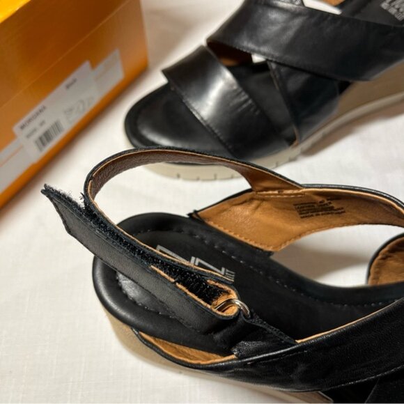 New MIZ MOOZ Black Leather Wedge Sandals Size 9 or 40 - Picture 7 of 7